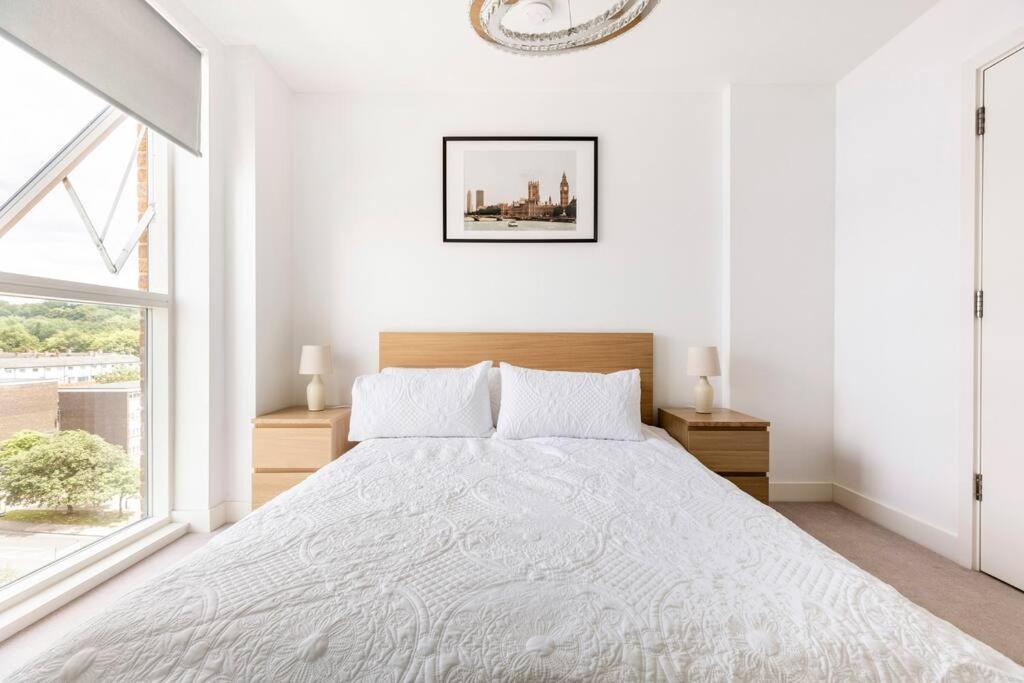 Stylish & Comfortable Top-Floor Flat In Harrow Лондон Екстериор снимка